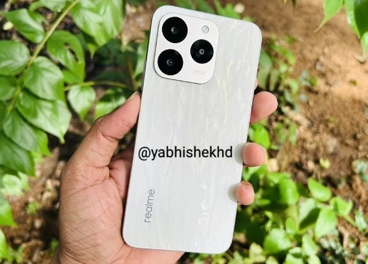 ne-iphone-a-realme-15t